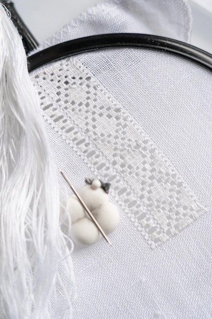 broderie tradițională pe pânză pastelată